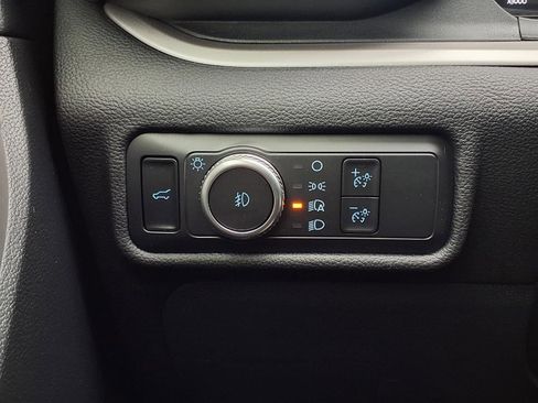 Used 2022 Ford Explorer XLT w/ Equipment Group 202A image 25