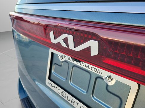 Used 2024 Kia Carnival SX Prestige FWD image 30
