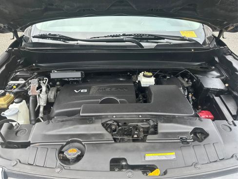 Used 2019 Nissan Pathfinder SV image 11
