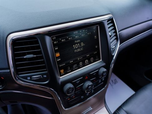 Used 2015 Jeep Grand Cherokee Limited w/ Trailer Tow Group IV image 35