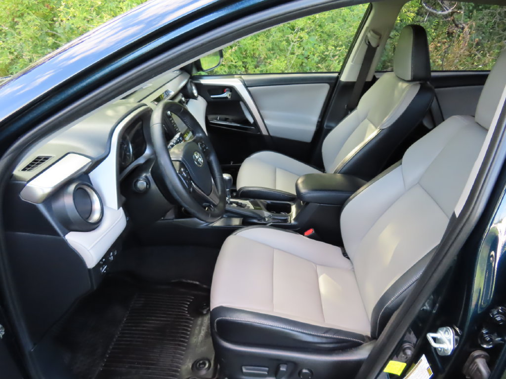Used 2018 Toyota RAV4 Limited w/ All Weather Liner Package AWD/4WD image 29