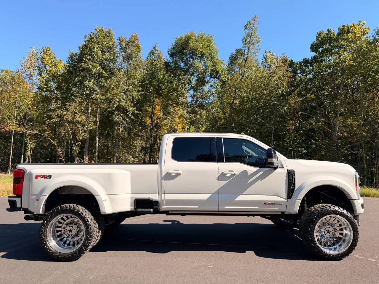 Used 2026 Ford F450 Platinum w/ FX4 Off-Road Package AWD/4WD image 9