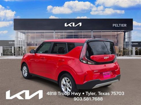 Certified 2024 Kia Soul LX w/ Option Group 015 FWD image 4