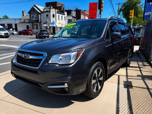 Used 2017 Subaru Forester 2.5i Premium AWD/4WD image 2