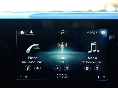 Used 2020 Mercedes-Benz GLB 250 image 27