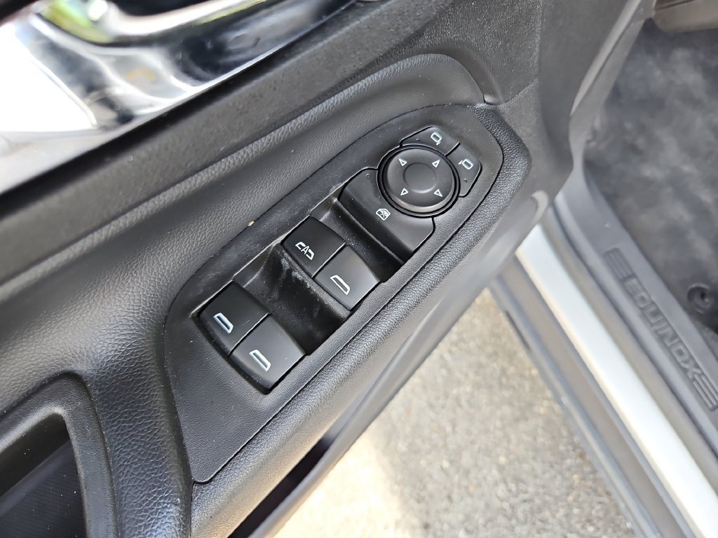 Used 2020 Chevrolet Equinox LT FWD image 26