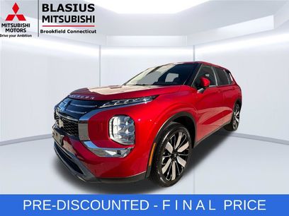 Used 2025 Mitsubishi Outlander SE