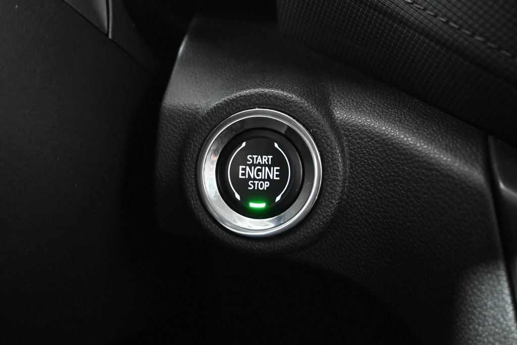 Used 2023 Chevrolet TrailBlazer LT AWD/4WD image 30