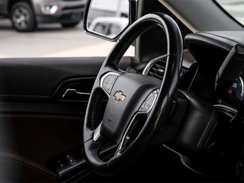 Used 2020 Chevrolet Suburban Premier w/ 6.2L Performance Package image 11