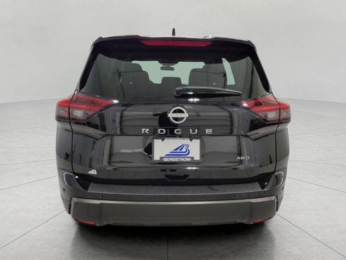 Used 2025 Nissan Rogue SV image 24