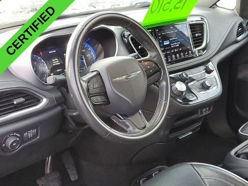 Used 2019 Chrysler Pacifica Limited w/ S Appearance Package image 11