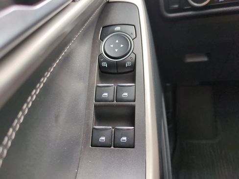 Used 2023 Ford Explorer XLT w/ Equipment Group 202A RWD image 24