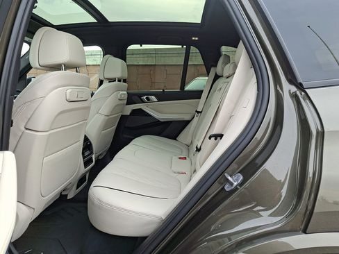 Certified 2024 BMW X5 xDrive40i w/ M Sport Package image 10