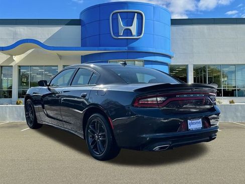 Used 2019 Dodge Charger SXT w/ Blacktop Package image 4