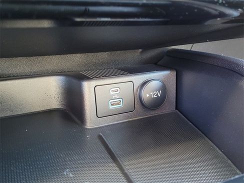 Used 2022 Ford Escape SE w/ SE Sport Appearance Package FWD image 24