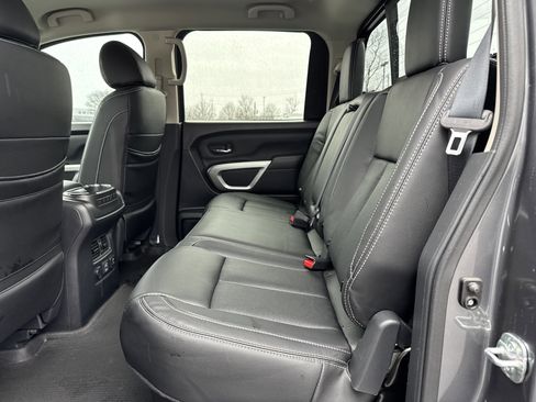 Used 2024 Nissan Titan SV w/ SV Convenience Package image 28