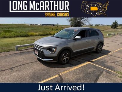Used 2025 Kia Niro LX