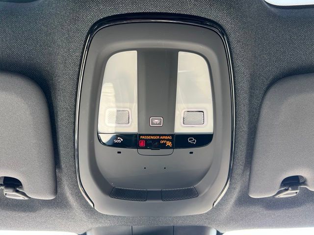 Used 2023 Volvo C40 P8 Recharge Ultimate AWD/4WD image 34