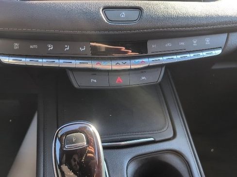 Used 2023 Cadillac XT4 Premium Luxury image 27