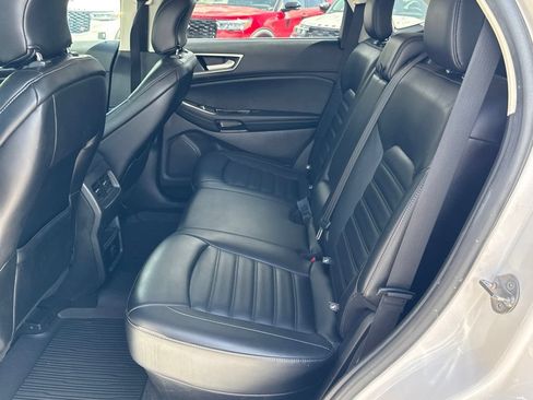 Used 2019 Ford Edge SEL w/ Equipment Group 201A AWD/4WD image 20