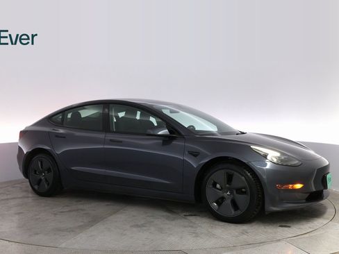 Used 2023 Tesla Model 3 Standard Range image 5