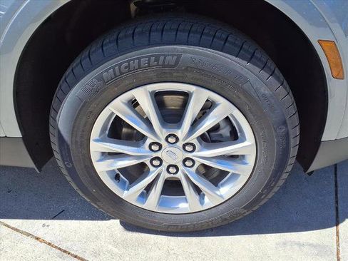 New 2026 Cadillac XT5 Luxury image 7