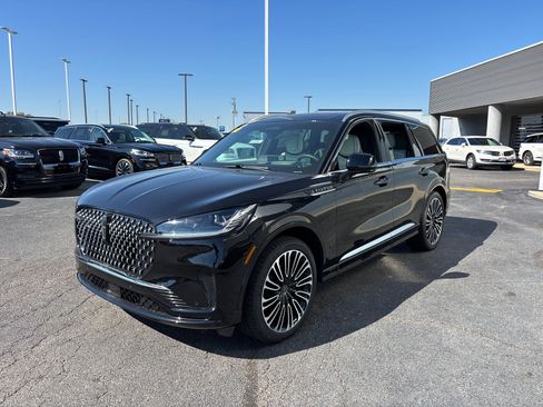 New 2025 Lincoln Aviator Black Label image 3