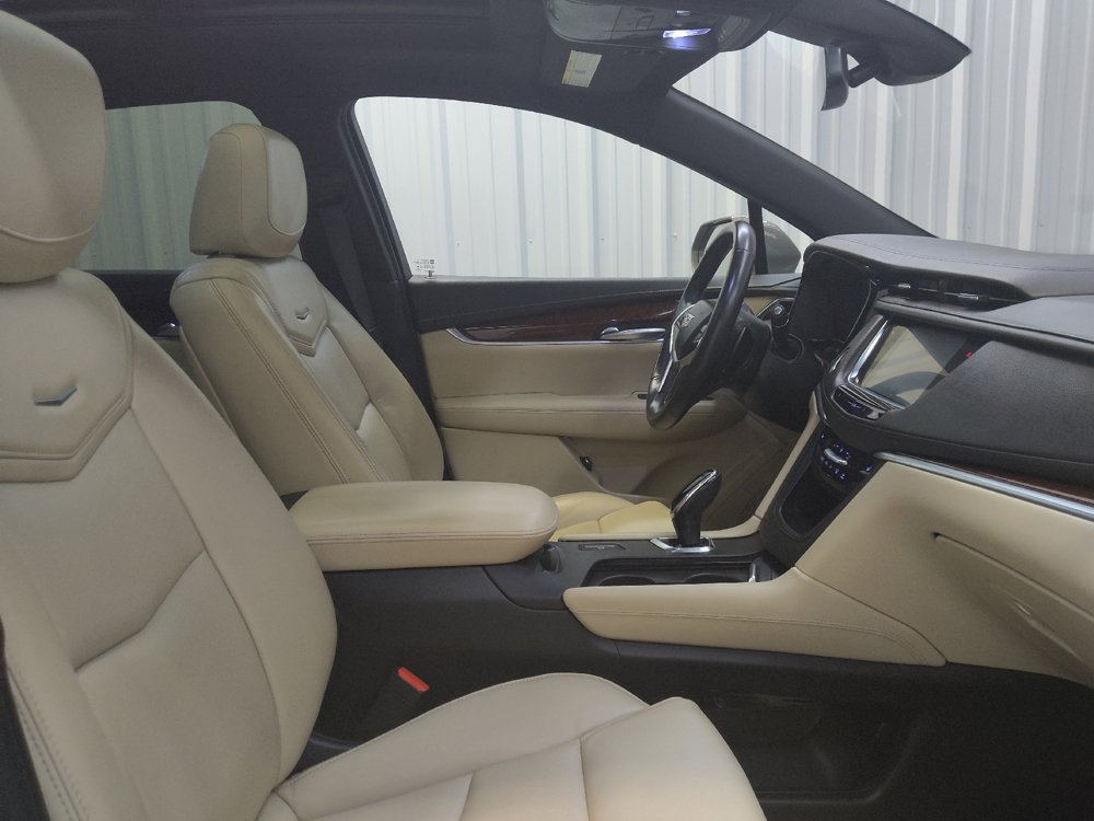 Used 2018 Cadillac XT5 Luxury w/ Driver Awareness Package FWD image 21