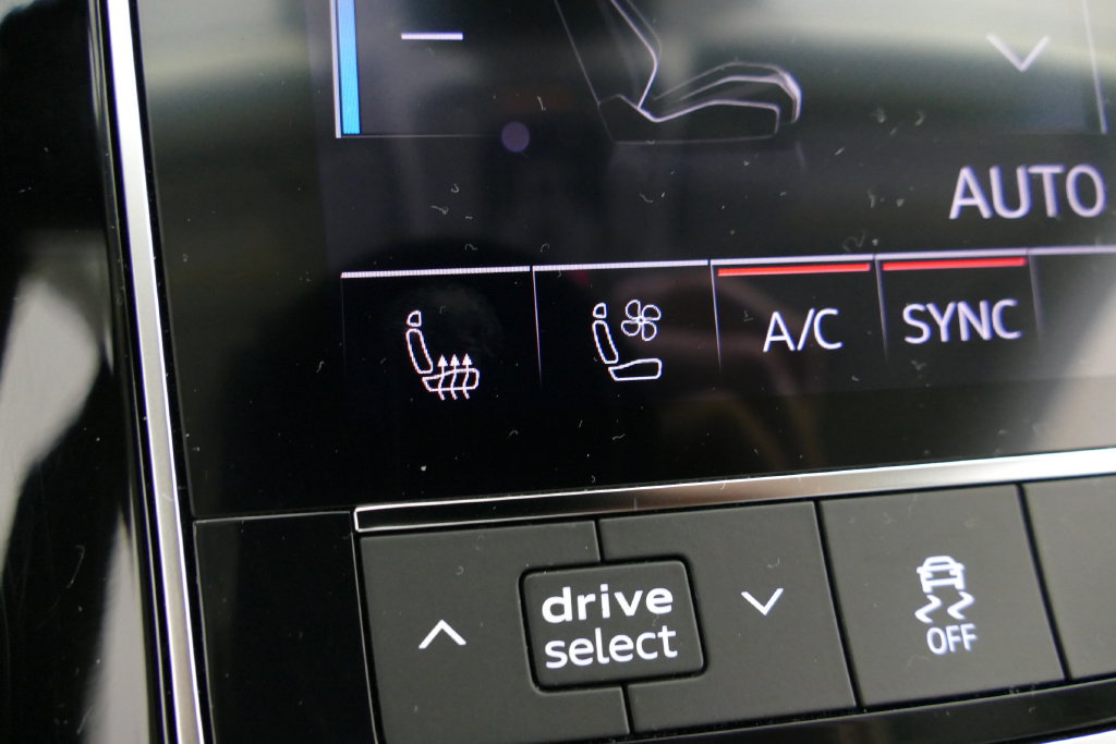 Used 2023 Audi Q8 Premium Plus AWD/4WD image 22