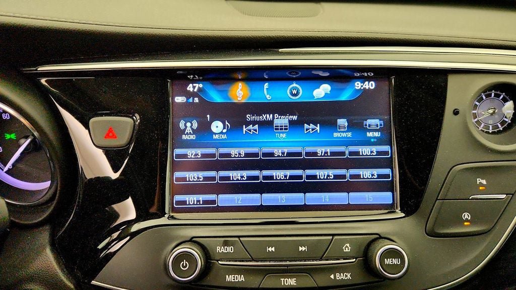 Used 2020 Buick Envision Essence FWD image 18