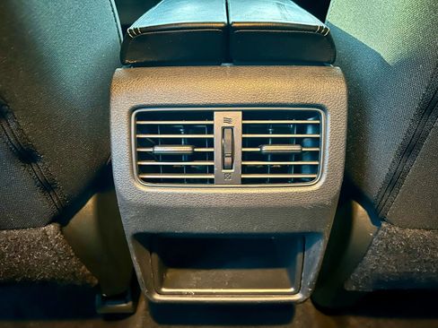 Used 2023 Nissan Rogue S image 32