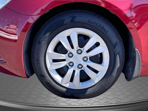 Used 2013 Hyundai Sonata GLS image 9