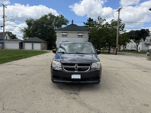Used 2014 Dodge Grand Caravan SXT w/ Quick Order Package 29G SXT FWD image 2
