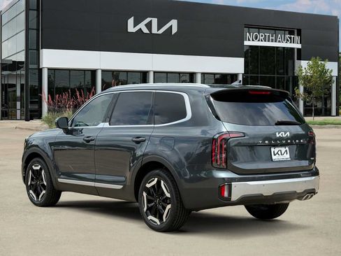 Certified 2024 Kia Telluride EX w/ EX Captain's Chair Package AWD/4WD image 7