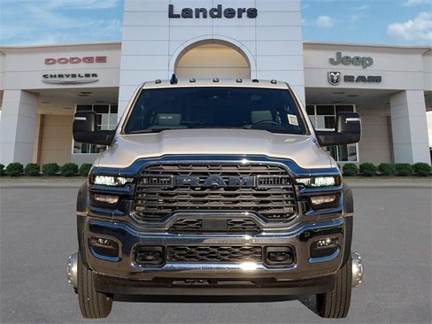 New 2026 RAM 5500 Tradesman w/ Chrome Appearance Group image 2