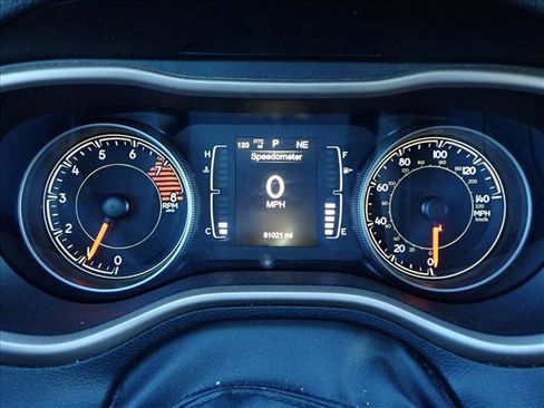 Used 2016 Jeep Cherokee Latitude w/ Cold Weather Group image 21