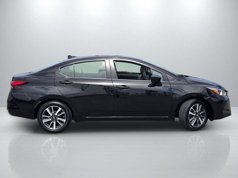 Used 2024 Nissan Versa SV FWD image 3