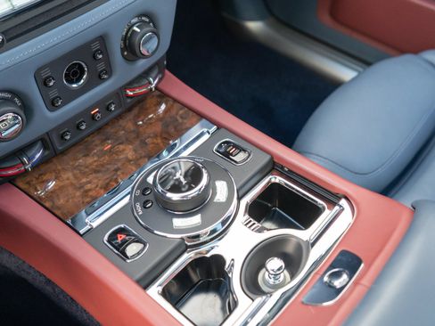 Used 2017 Rolls-Royce Ghost RWD image 23
