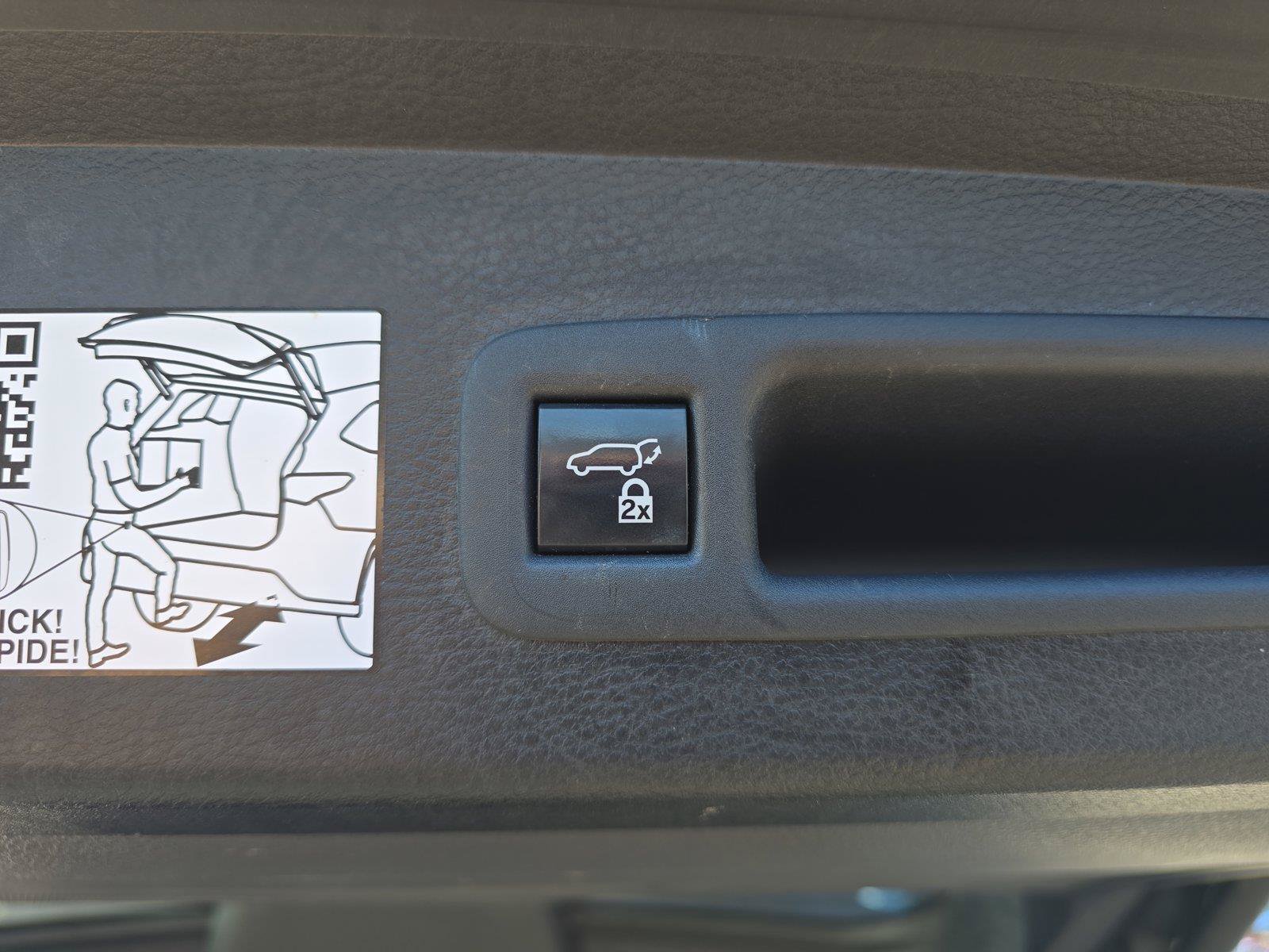 Used 2021 Toyota Sienna Limited FWD image 31