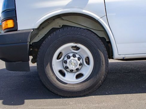 Used 2021 Chevrolet Express 2500 w/ Driver Convenience Package RWD image 8