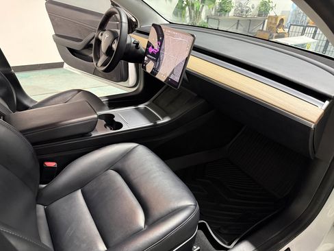 Used 2021 Tesla Model 3 Long Range image 13