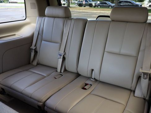 Used 2013 GMC Yukon SLT w/ SLT-2 Equipment Package AWD/4WD image 20