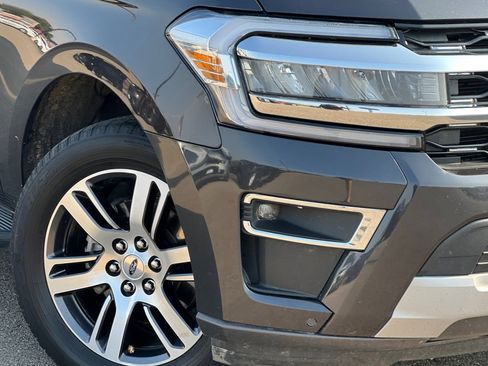 Used 2024 Ford Expedition Limited AWD/4WD image 32