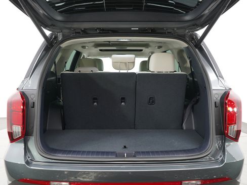 Used 2025 Hyundai Palisade Limited image 18