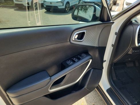 Used 2024 Kia Soul LX w/ Option Group 015 image 22