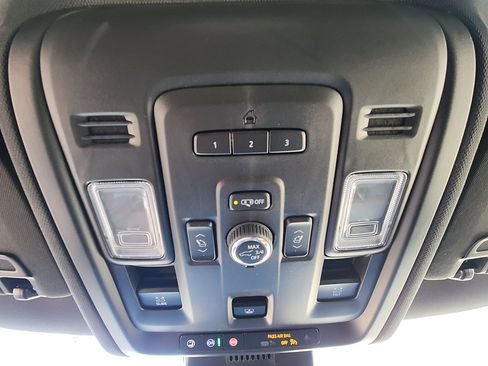 Certified 2024 Chevrolet Tahoe Z71 w/ Luxury Package image 24