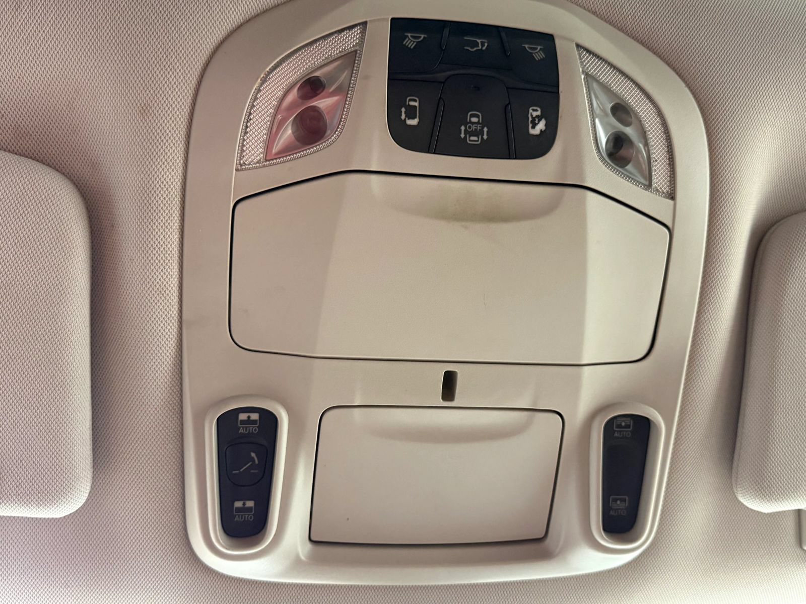 Used 2017 Chrysler Pacifica Limited FWD image 34