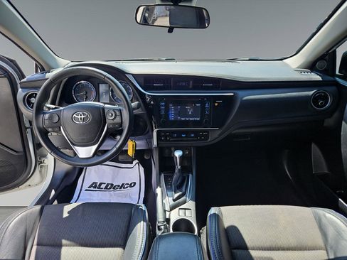 Used 2017 Toyota Corolla SE w/ Carpet Mat Package (TMS) FWD image 10