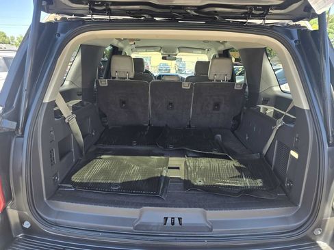 Used 2018 Ford Expedition XLT w/ Equipment Group 202A AWD/4WD image 31