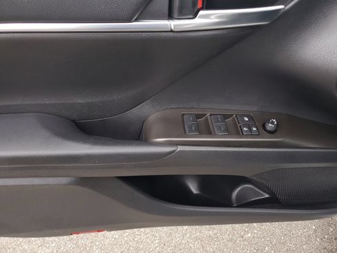 Used 2024 Toyota Camry SE FWD image 19